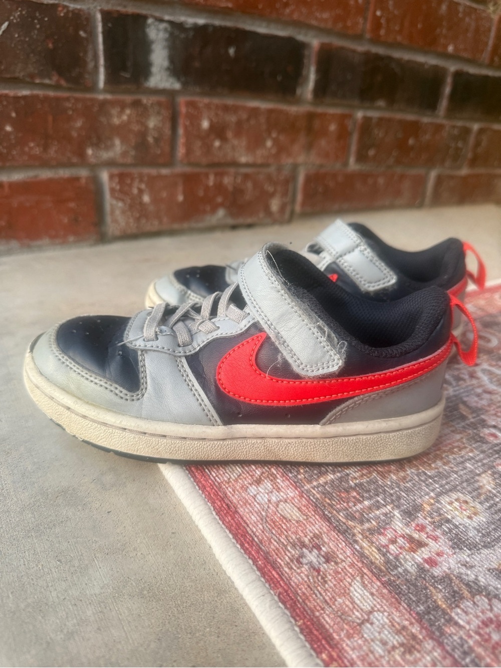 Nike Court Borough Low Regraph Kids Grey and Red Hook-and-Loop Sneakers